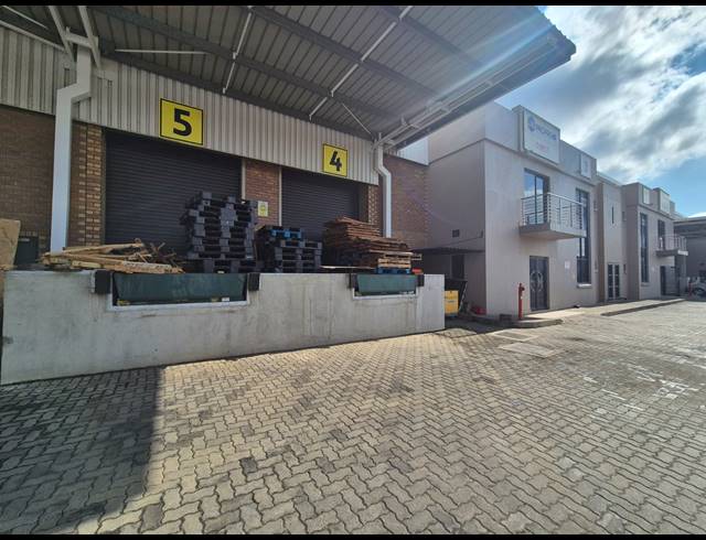 4,990M² WAREHOUSE TO LET IN GOSFORTH PARK